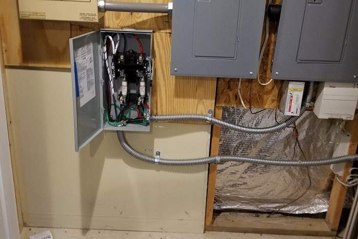 How to Safely Open Non-Load Break Disconnects in PV Systems