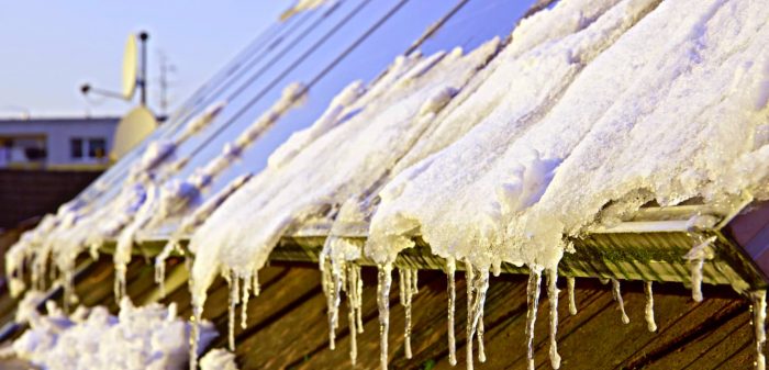 Ways to Remove Snow and Ice From Solar Panels