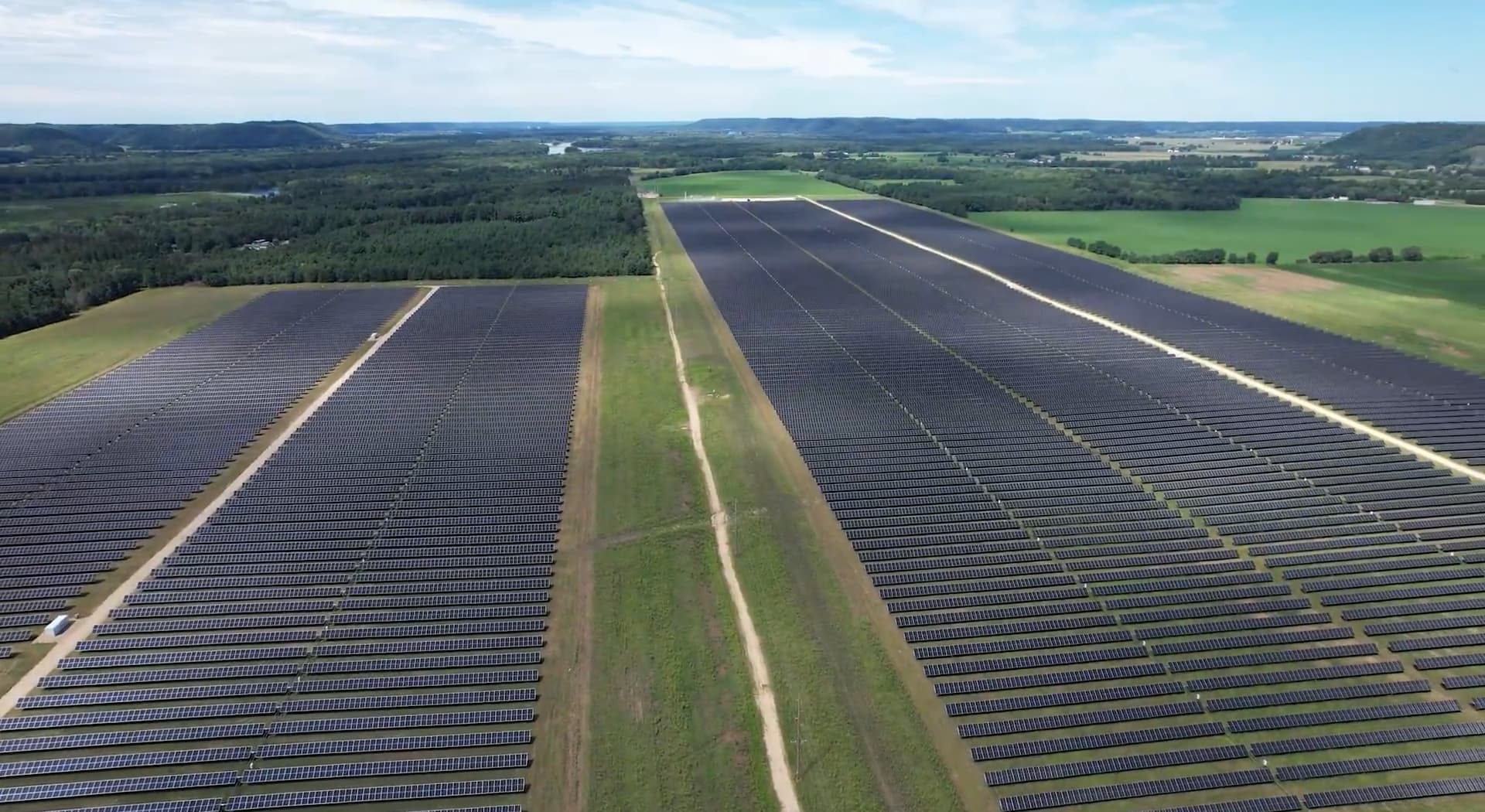 Vote UtilityScale Solar Project of the Year 2022 Solar Builder