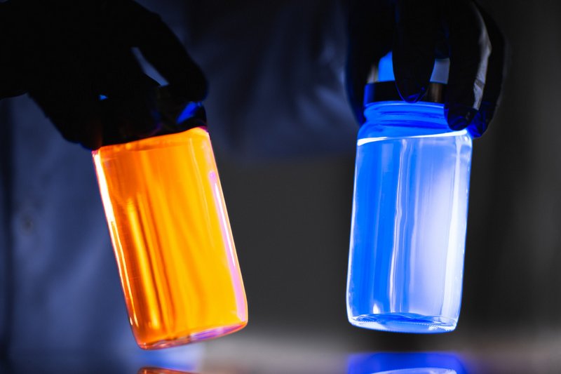 UbiQD-Quantum dots glowing with various colors in vials