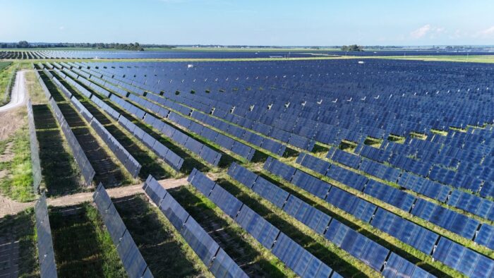 Leeward Renewable Energy (LRE) has completed construction and started commercial operations at its 177 MW Ridgely Solar project in Lake County, Tennessee,