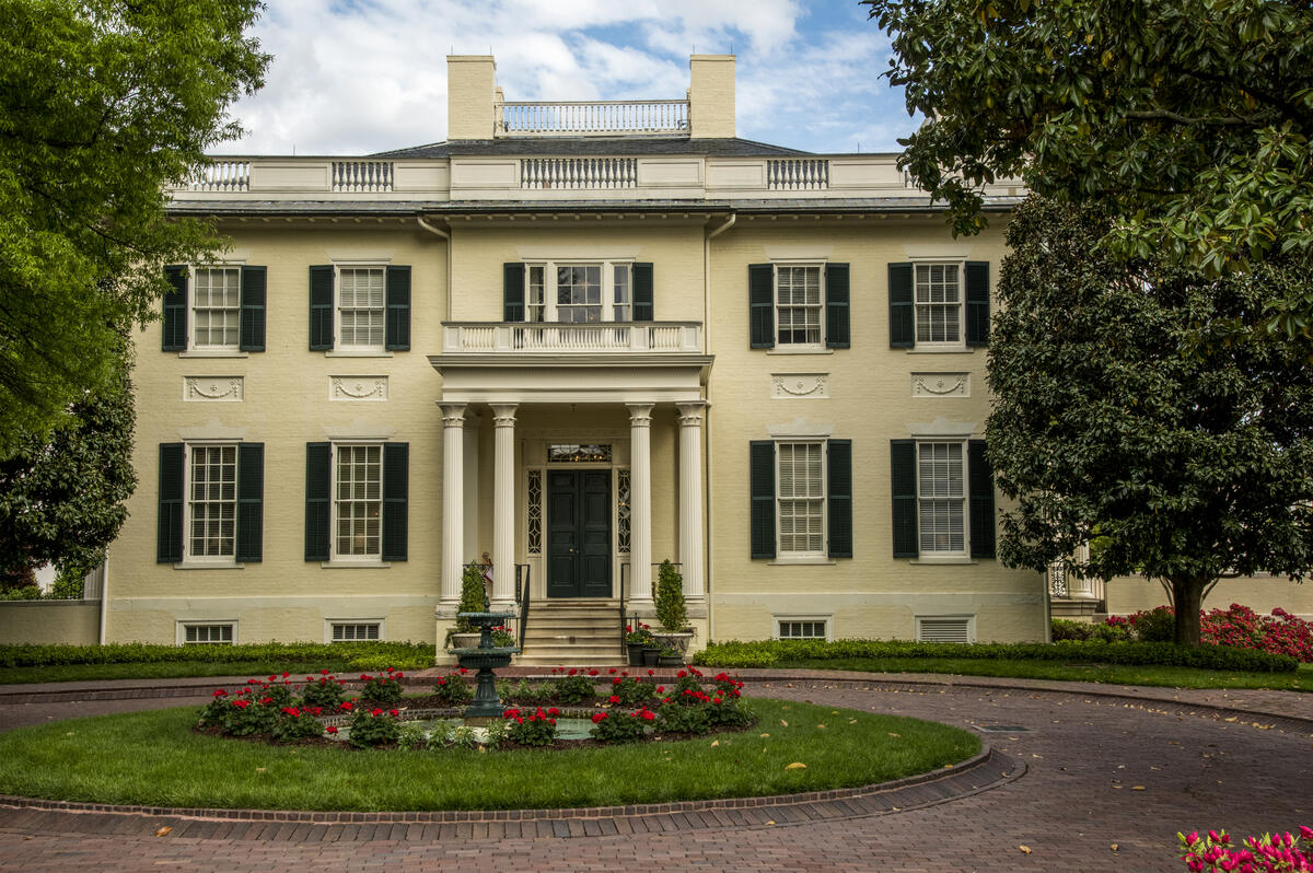 Abigail Spanberger Virginia executive mansion