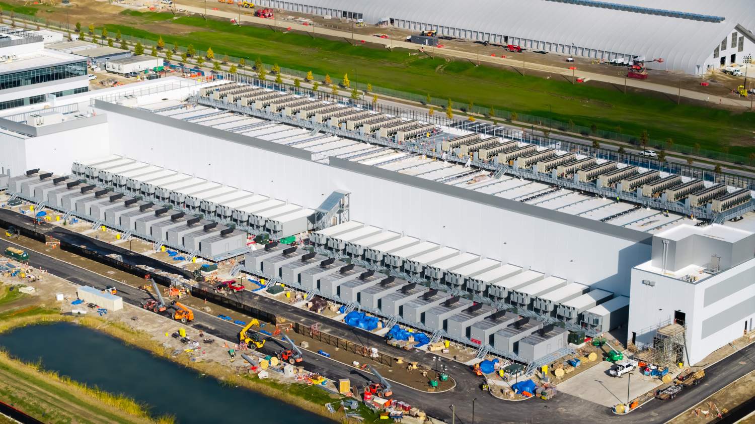 November 2, 2025: Aerial view of construction of new AI hub and Data center at the suburbs of Columbus, Ohio.