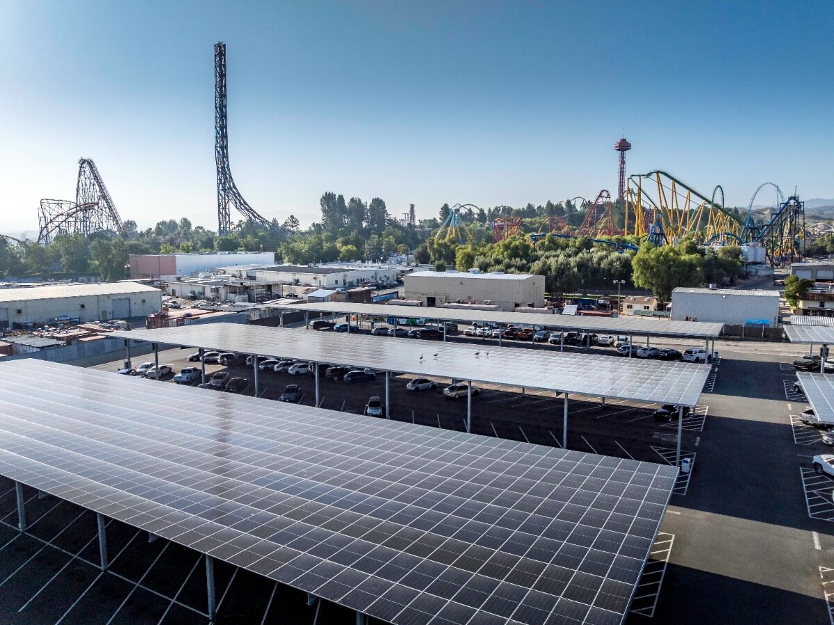 Six Flags Magic Mountain solar installation